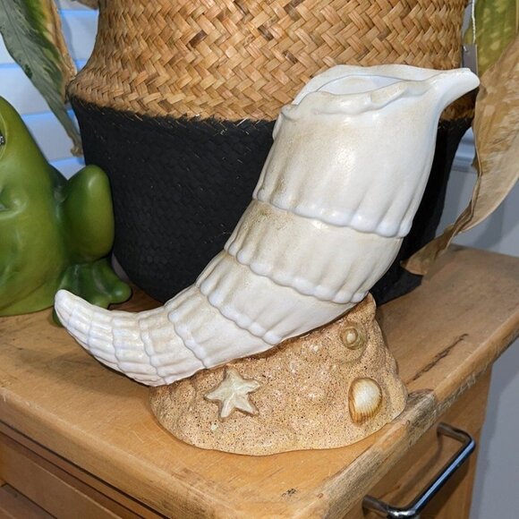 Vintage T/C Shell Horn Ceramic Planter Vase - Picture 3 of 8